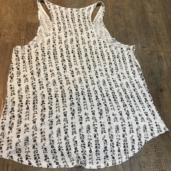 Black and White Razorback Tank Top - Picture 4 of 4